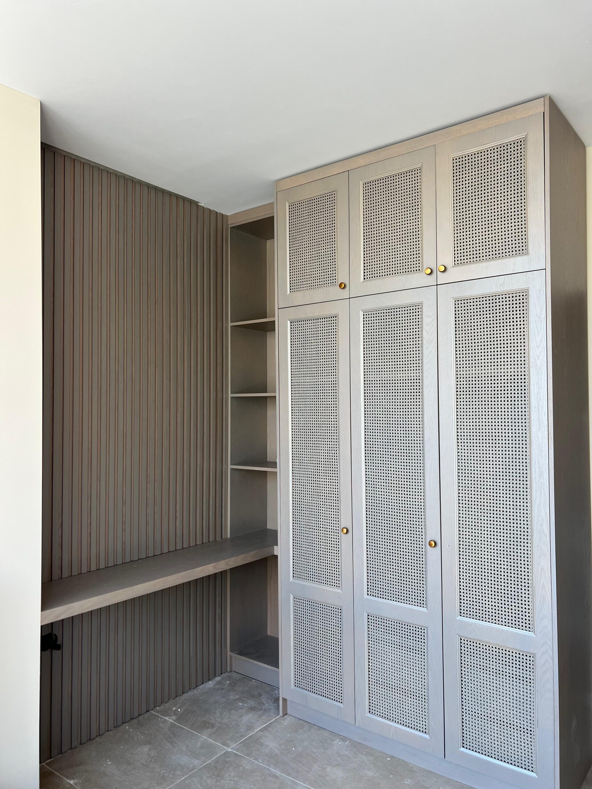 Dollap Rrobash Modern